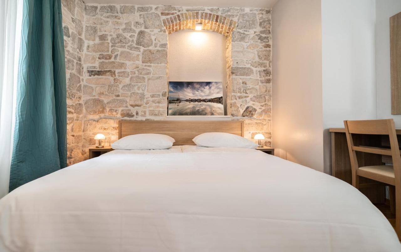 Tifani Luxury Rooms 2 Split Exteriör bild