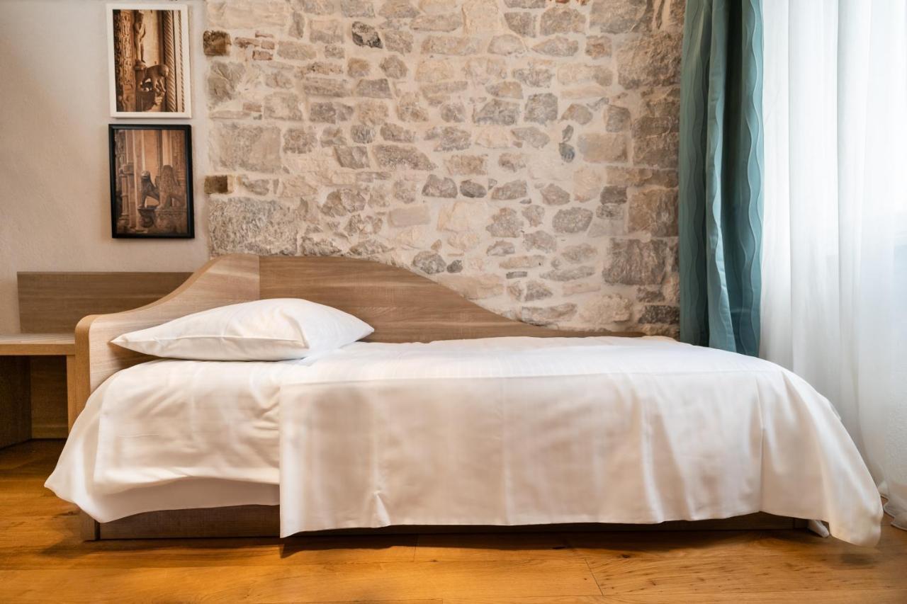 Tifani Luxury Rooms 2 Split Exteriör bild