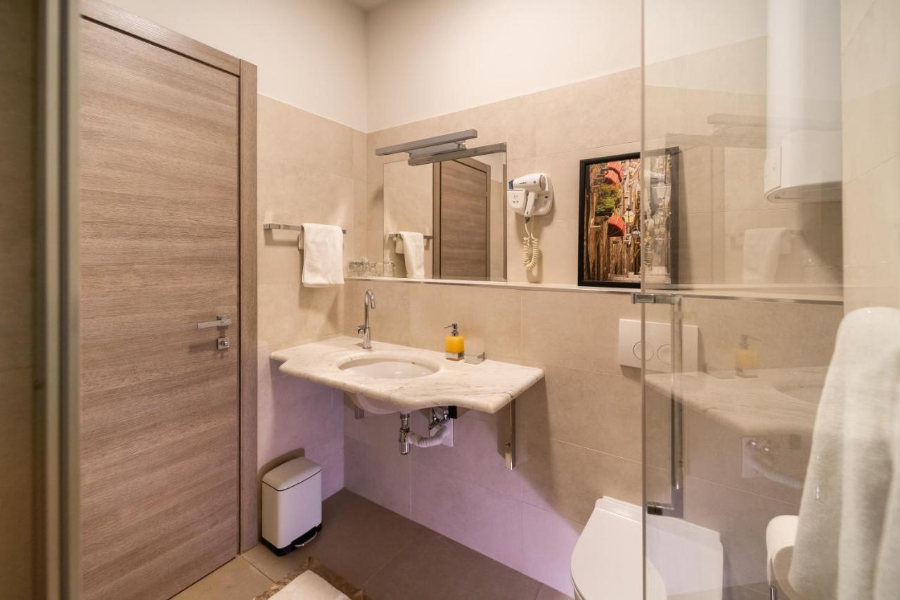 Tifani Luxury Rooms 2 Split Exteriör bild