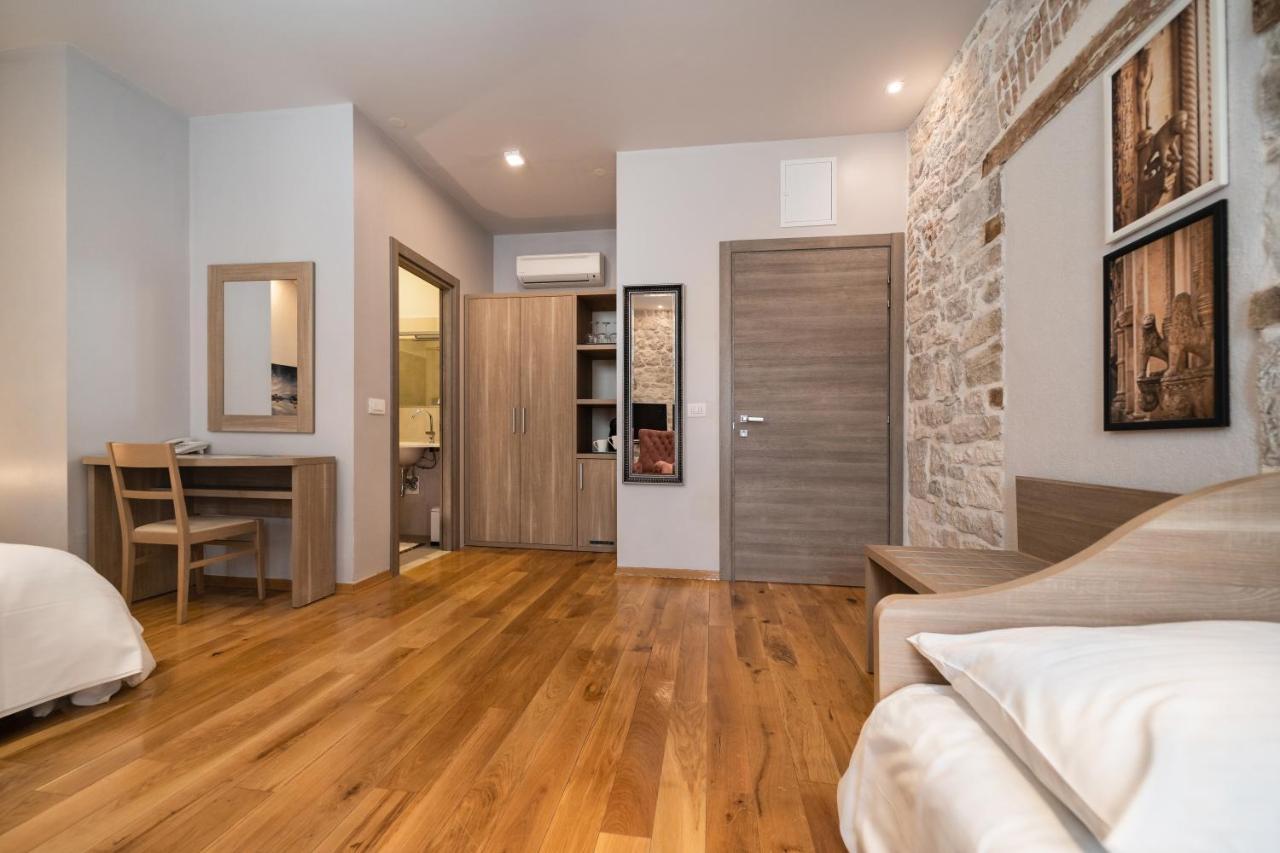 Tifani Luxury Rooms 2 Split Exteriör bild