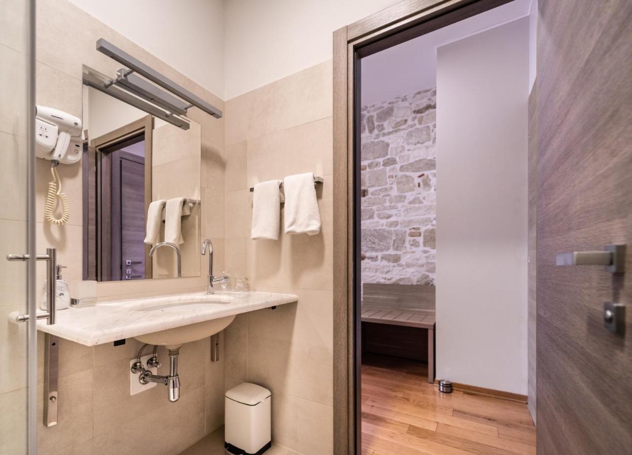 Tifani Luxury Rooms 2 Split Exteriör bild