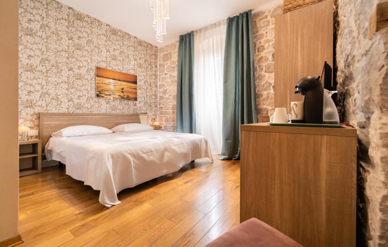 Tifani Luxury Rooms 2 Split Exteriör bild