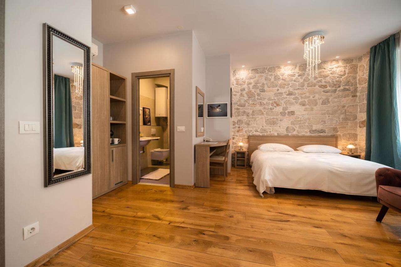 Tifani Luxury Rooms 2 Split Exteriör bild