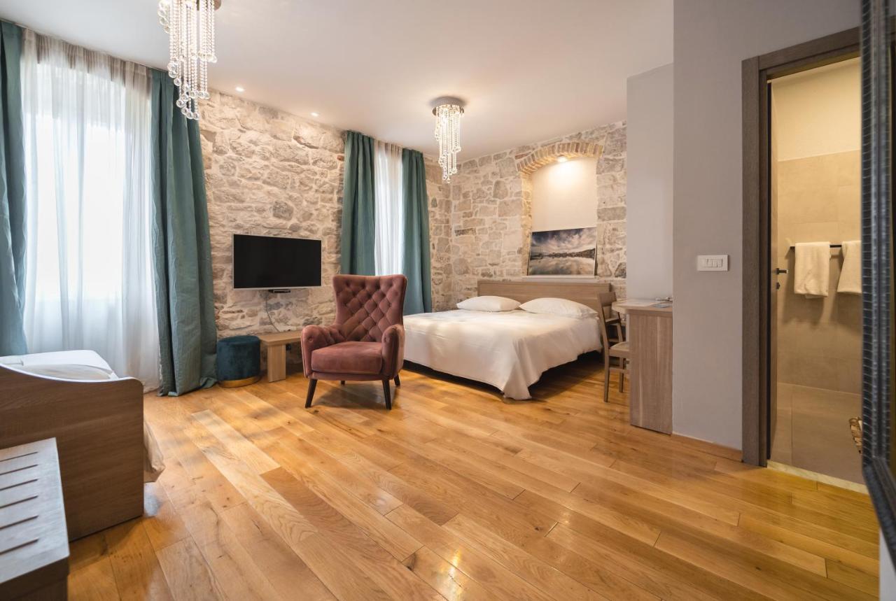Tifani Luxury Rooms 2 Split Exteriör bild