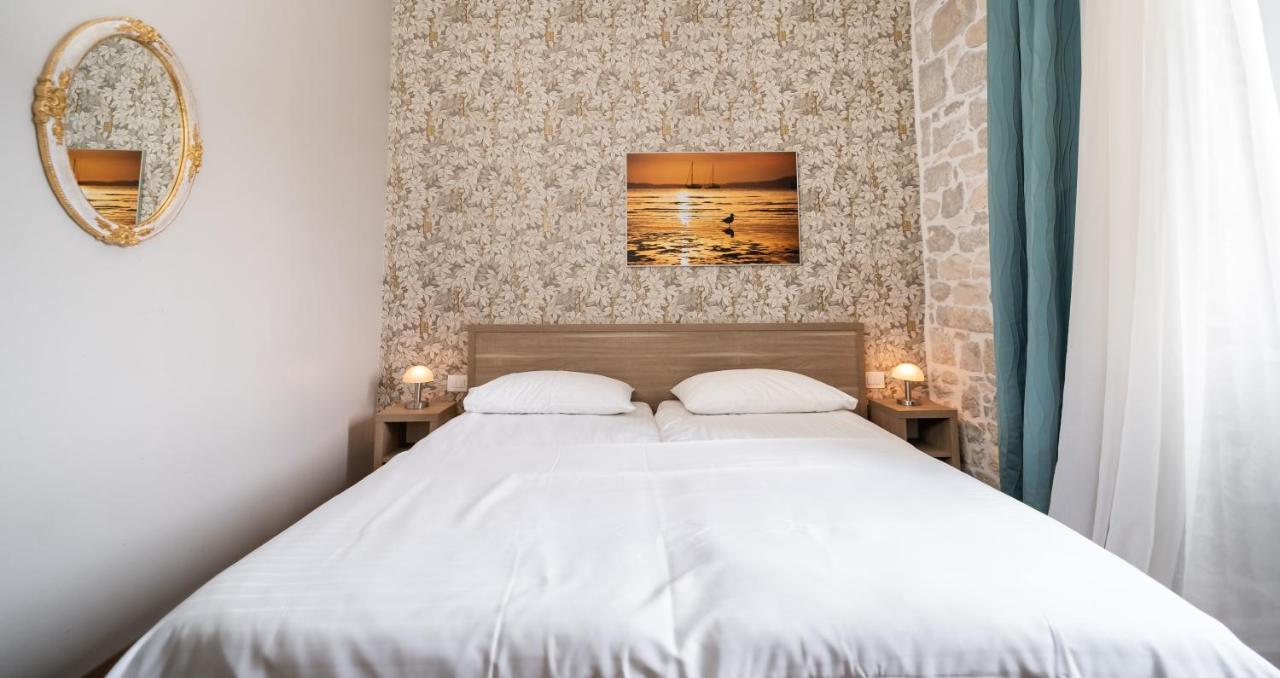 Tifani Luxury Rooms 2 Split Exteriör bild
