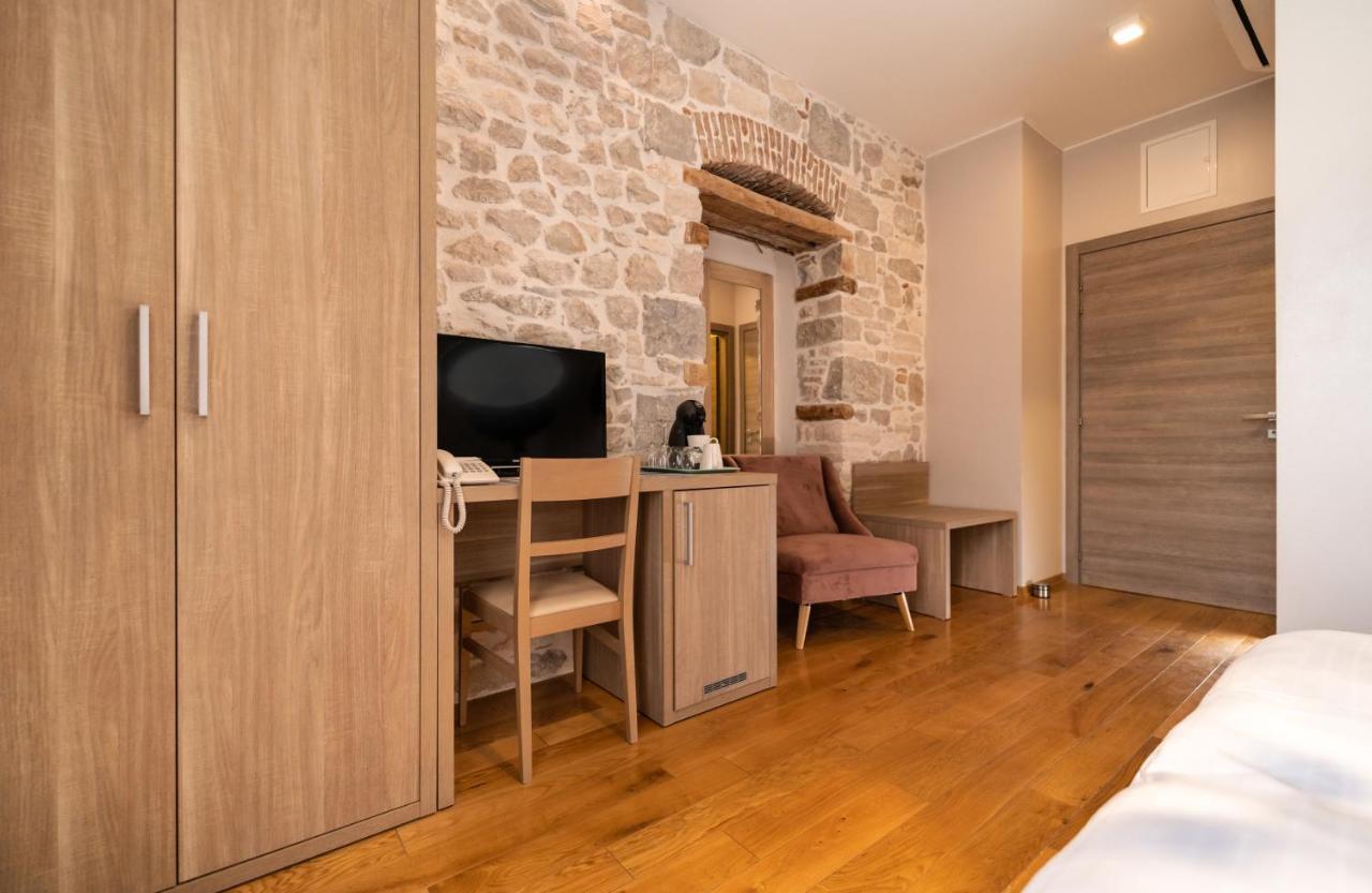 Tifani Luxury Rooms 2 Split Exteriör bild