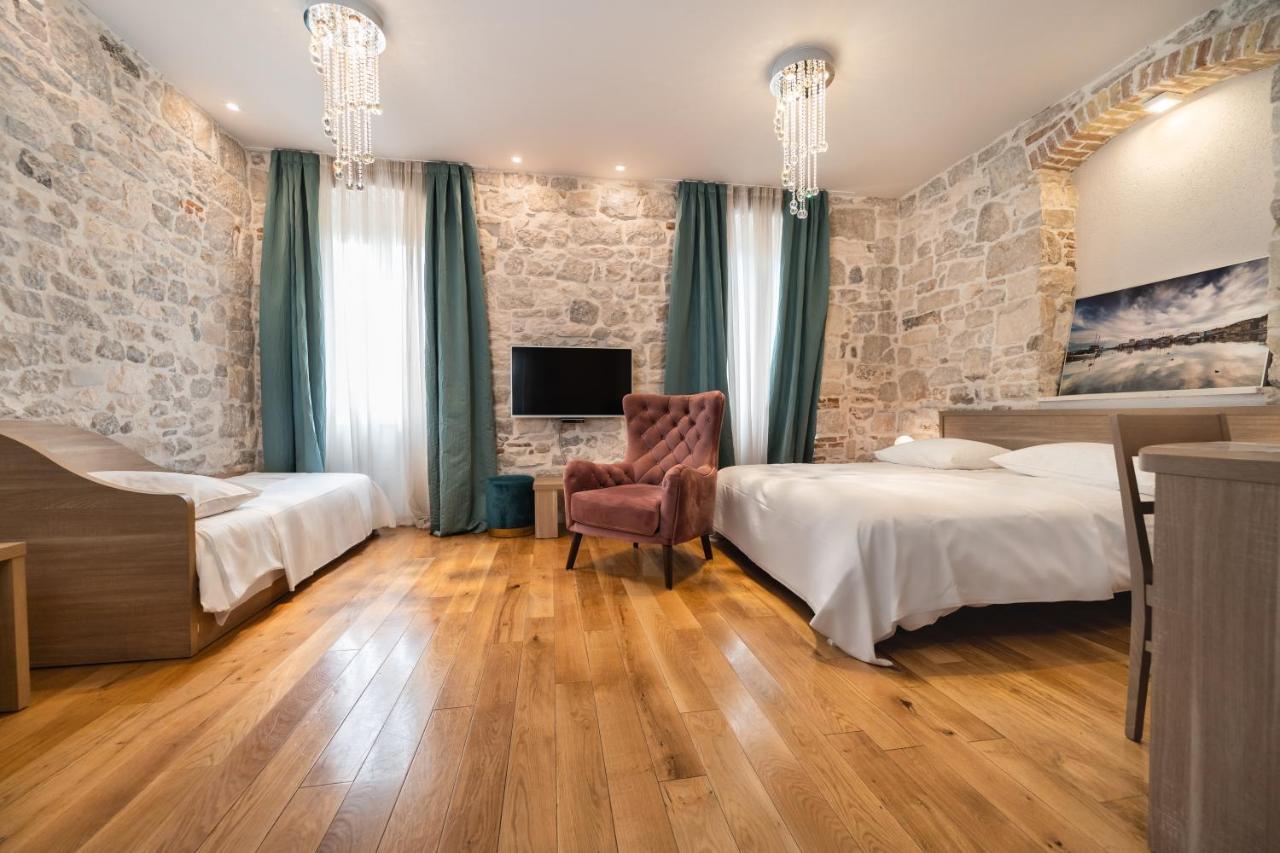 Tifani Luxury Rooms 2 Split Exteriör bild