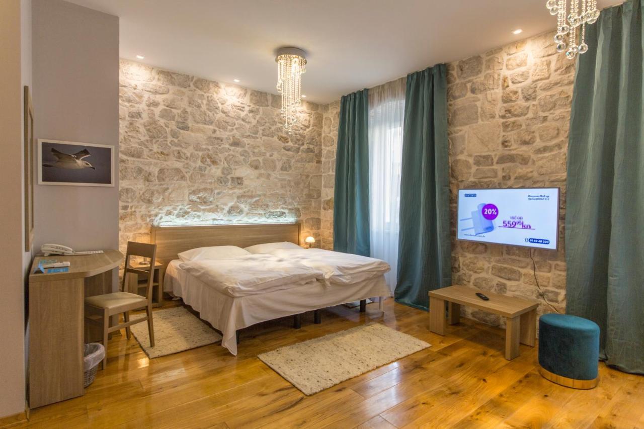 Tifani Luxury Rooms 2 Split Exteriör bild