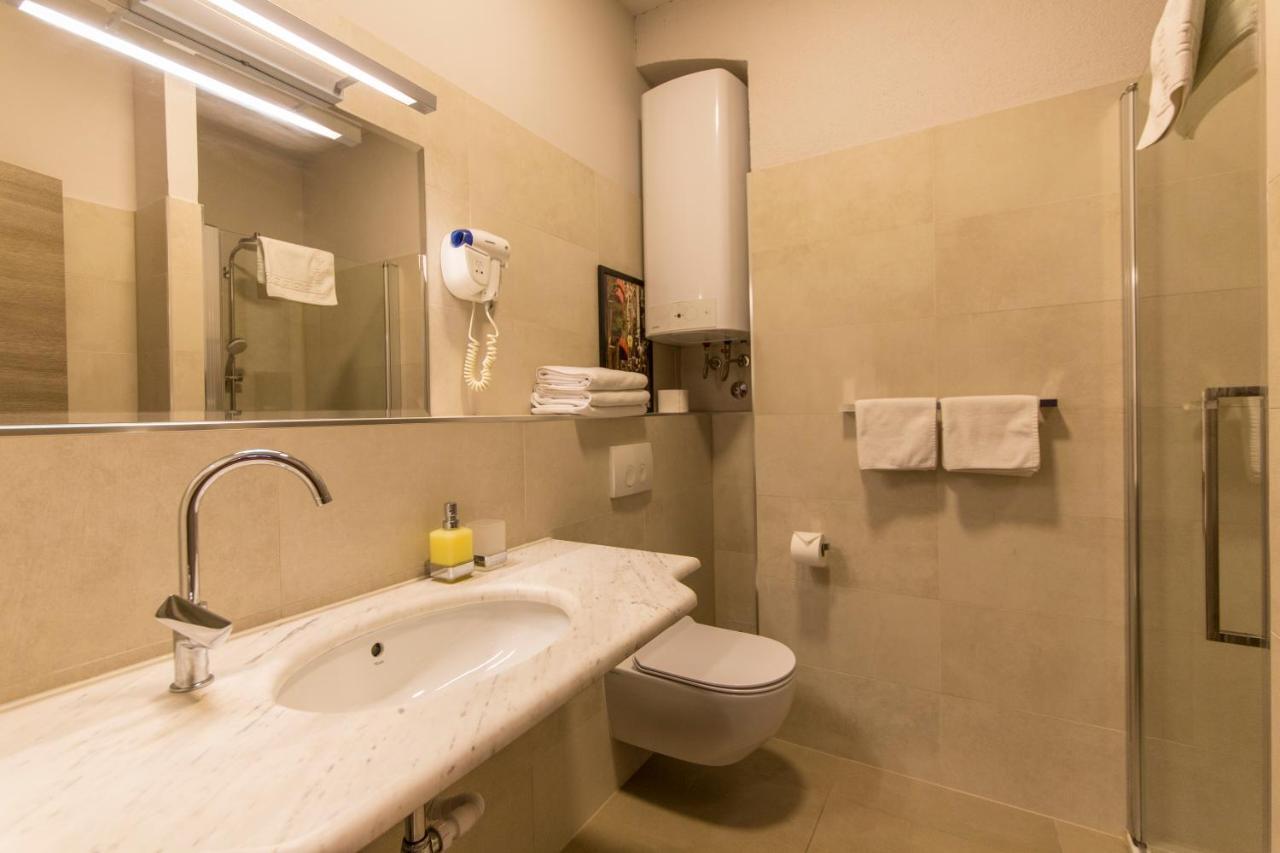 Tifani Luxury Rooms 2 Split Exteriör bild